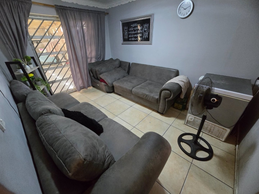 3 Bedroom Property for Sale in Lentegeur Western Cape